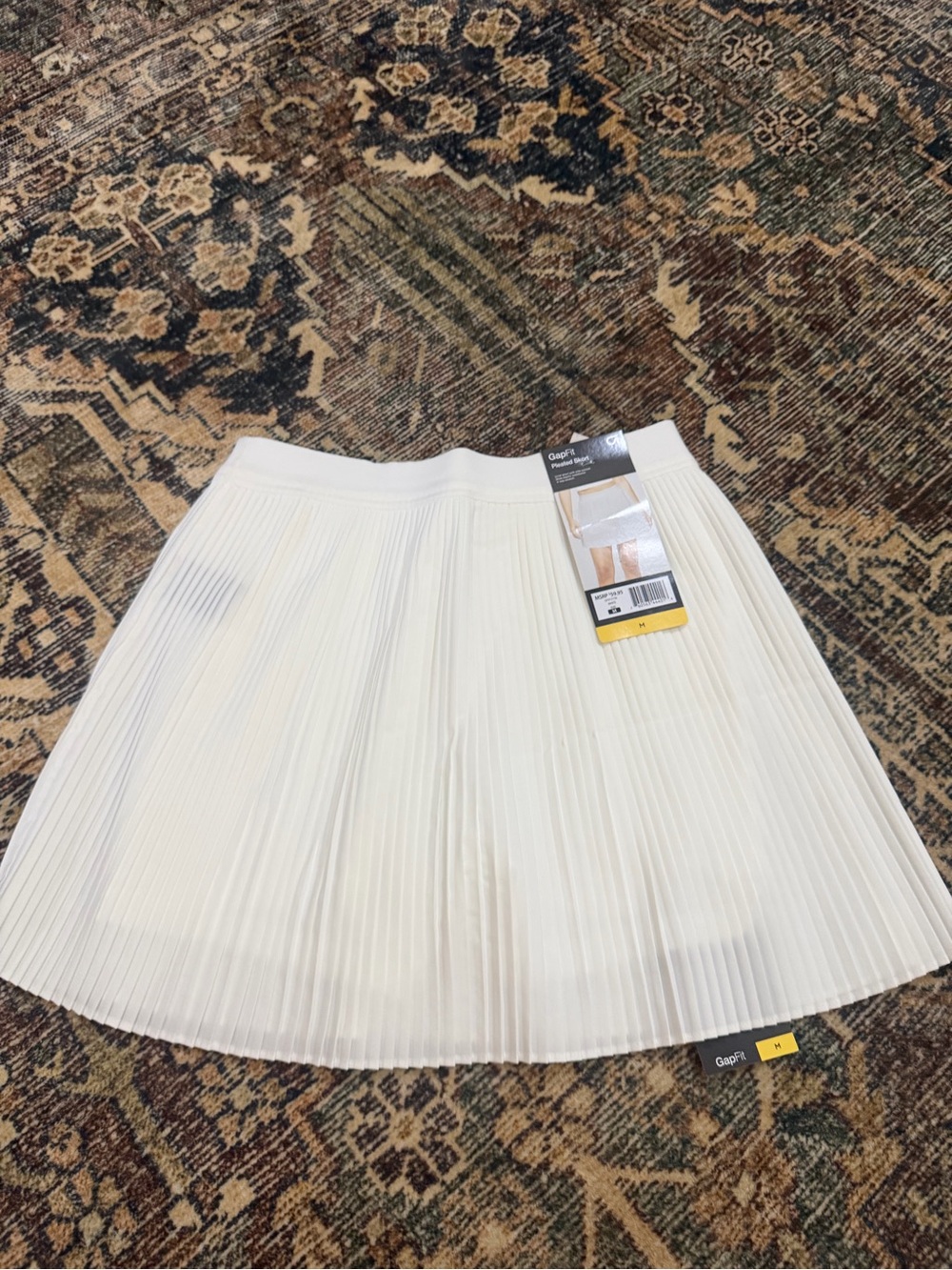 GAPfit White Pleated skort size M